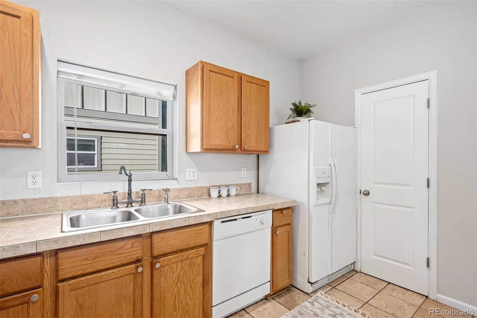 MLS Image #8 for 6343 e ohio avenue,denver, Colorado