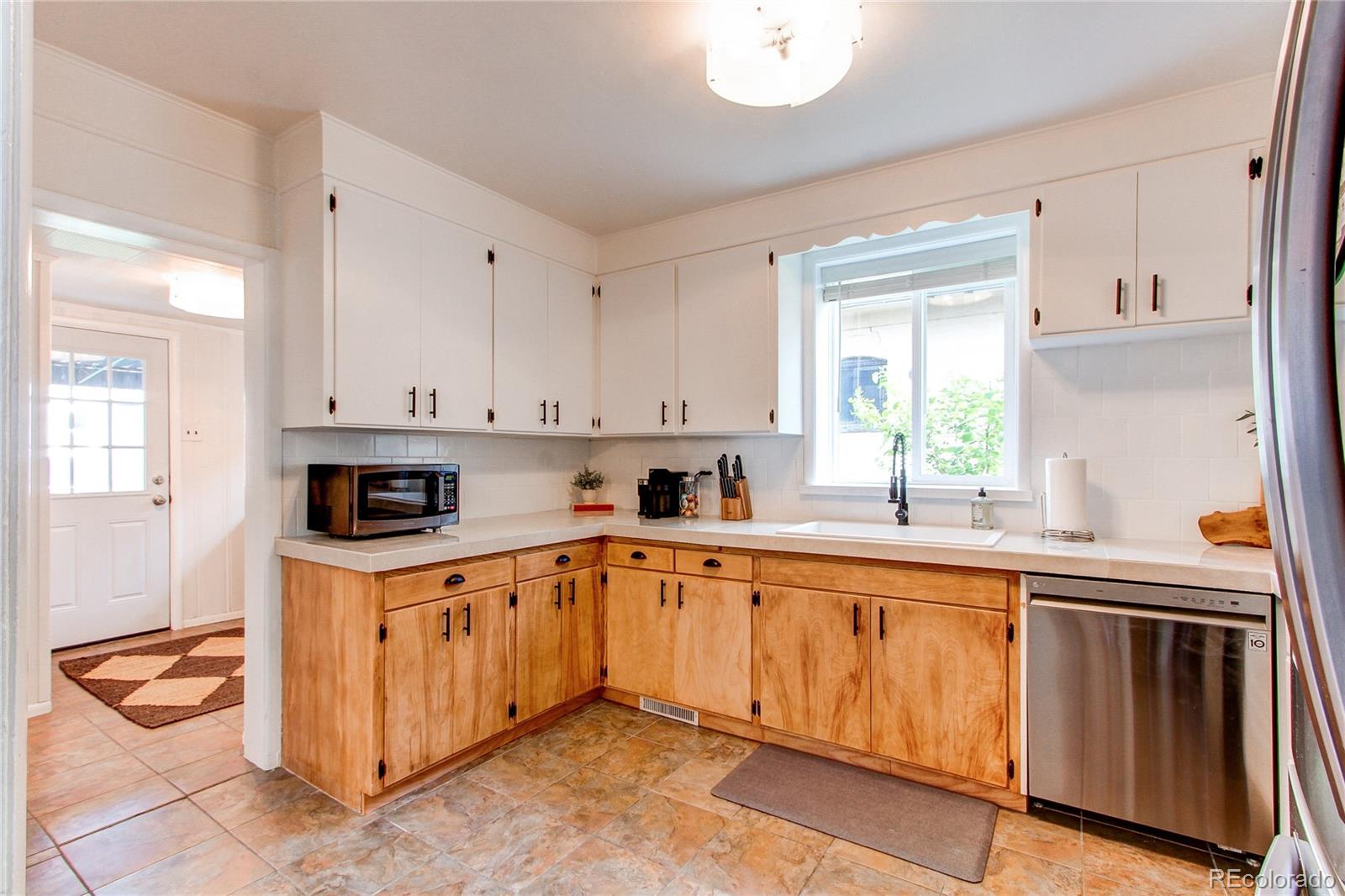 MLS Image #19 for 3052 s cherokee street,englewood, Colorado