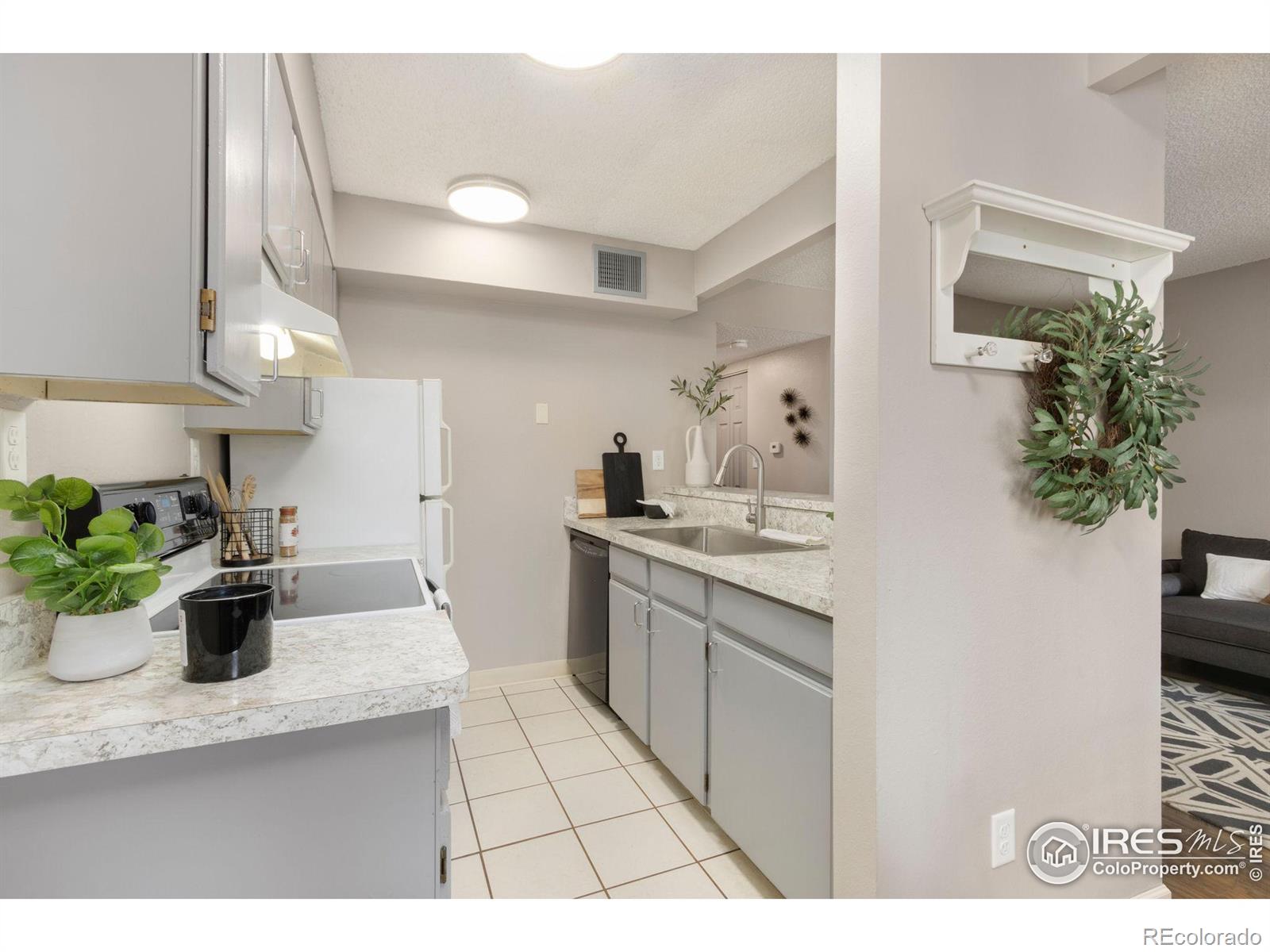MLS Image #3 for 1705  heatheridge road,fort collins, Colorado