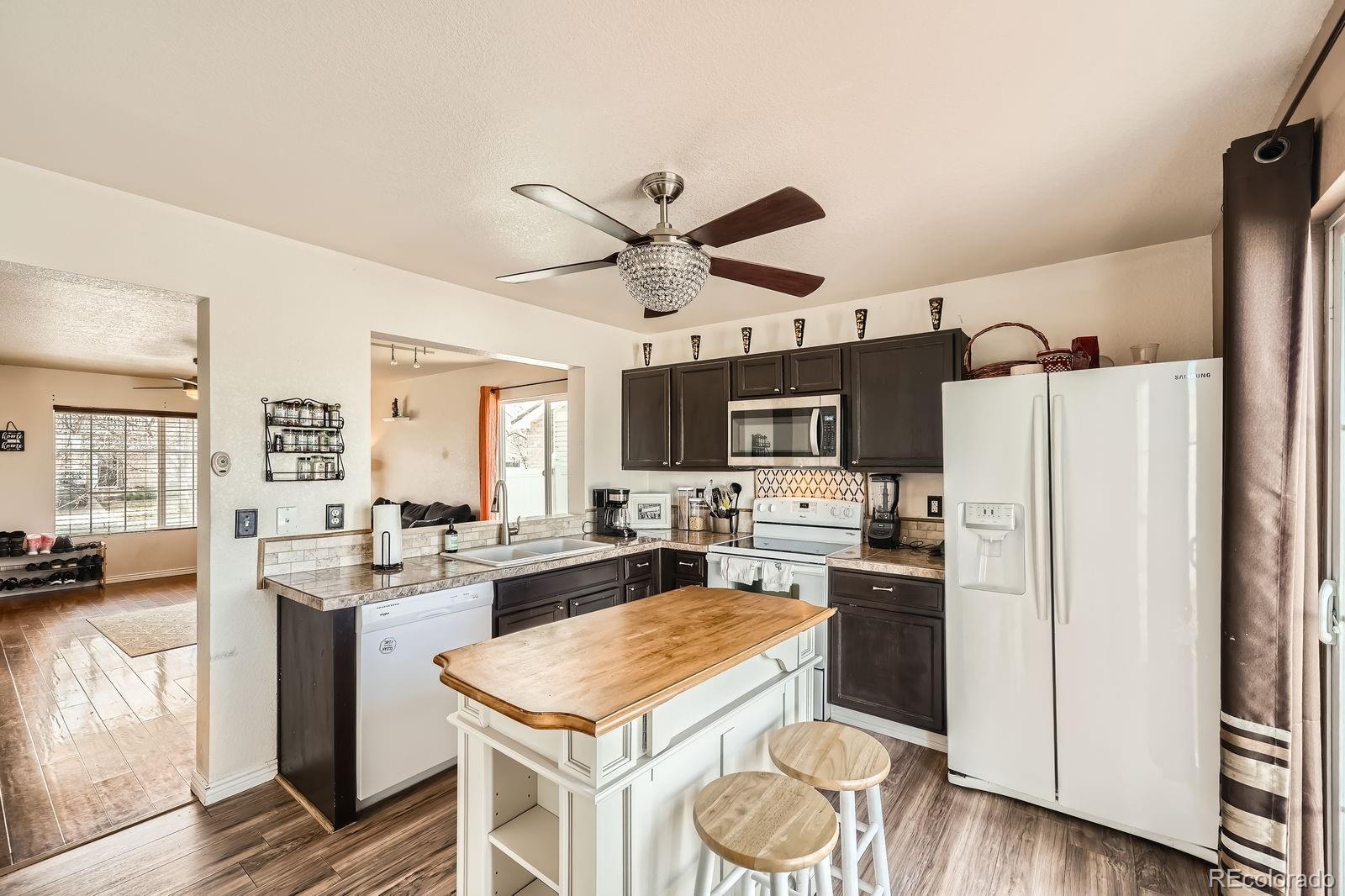MLS Image #10 for 21439  randolph place,denver, Colorado