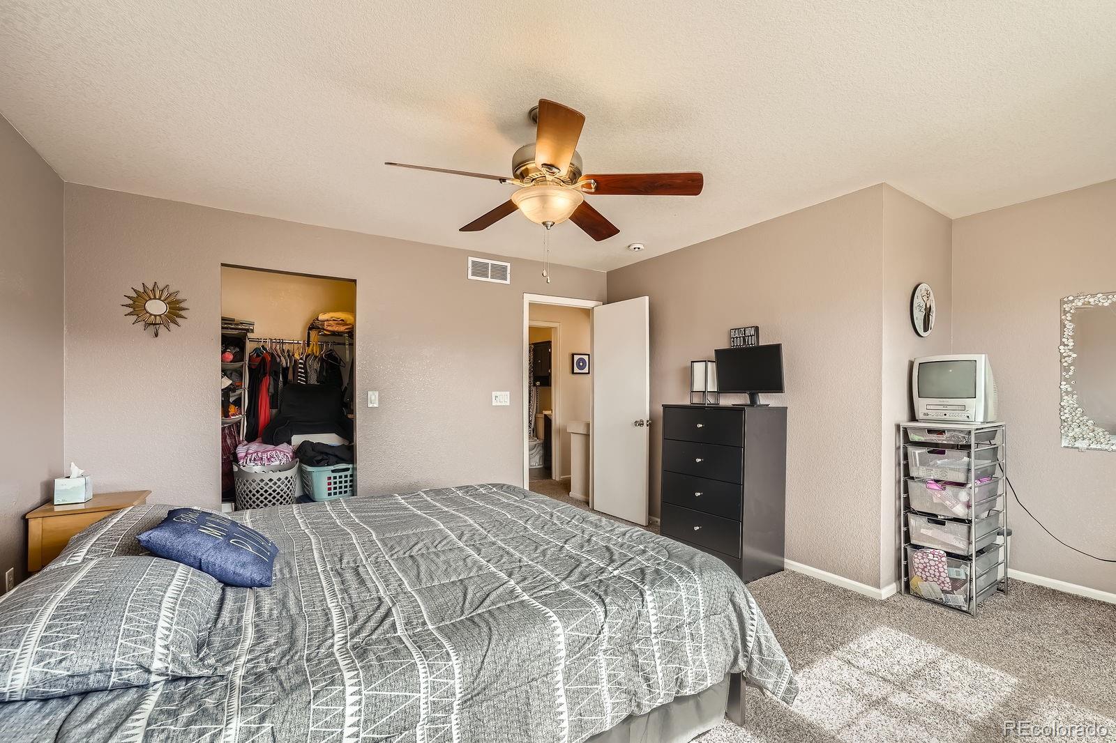 MLS Image #15 for 21439  randolph place,denver, Colorado