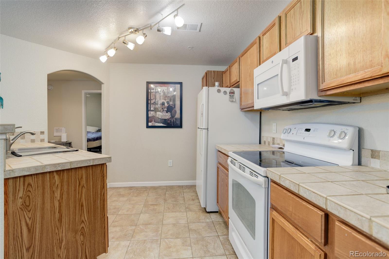MLS Image #6 for 5703 n gibralter way,aurora, Colorado