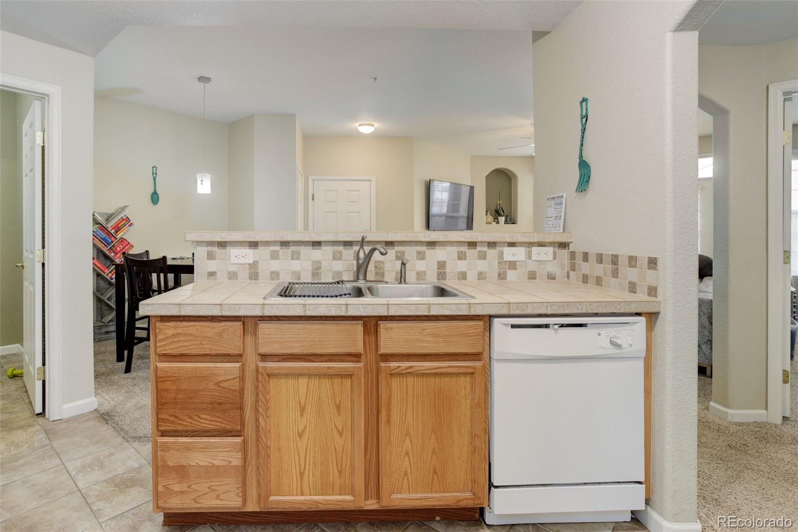 MLS Image #7 for 5703 n gibralter way,aurora, Colorado