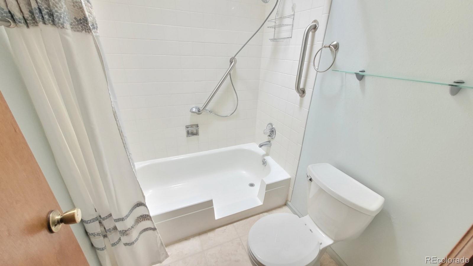 MLS Image #11 for 7 s eagle circle,aurora, Colorado