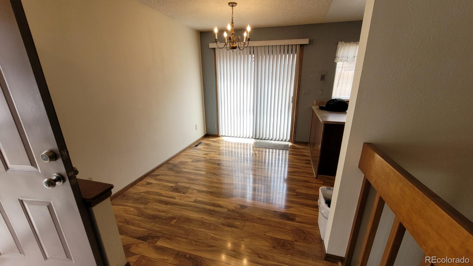 MLS Image #2 for 7 s eagle circle,aurora, Colorado