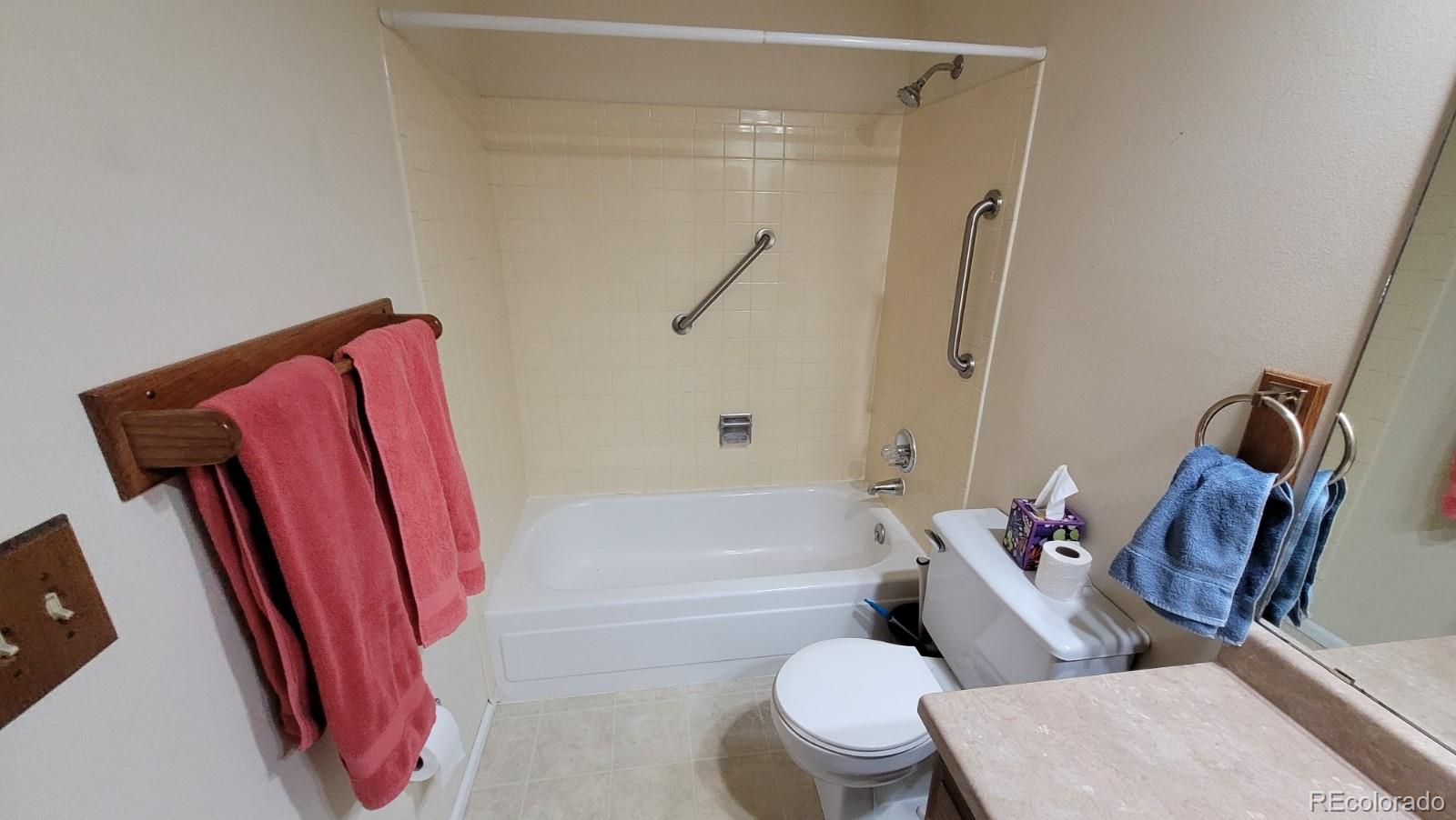 MLS Image #7 for 7 s eagle circle,aurora, Colorado