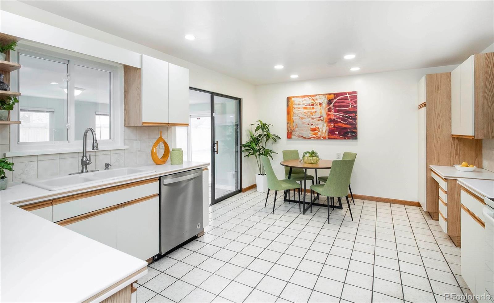 MLS Image #10 for 589  newark street,aurora, Colorado