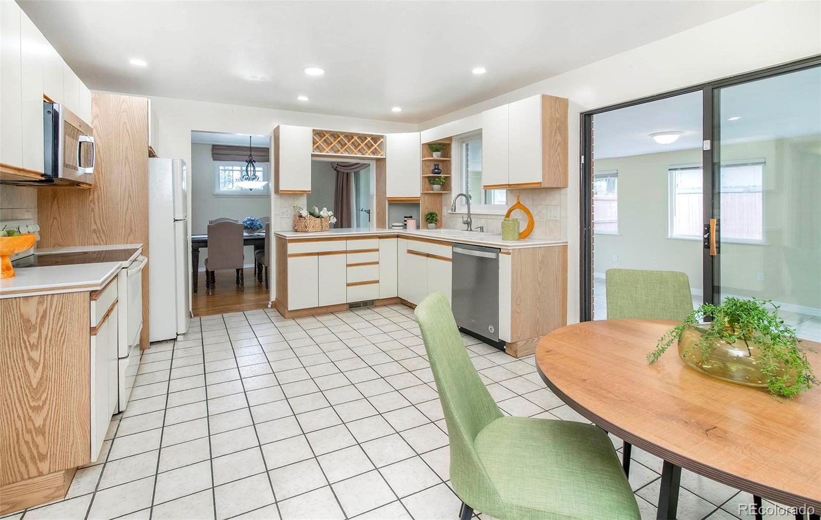 MLS Image #11 for 589  newark street,aurora, Colorado