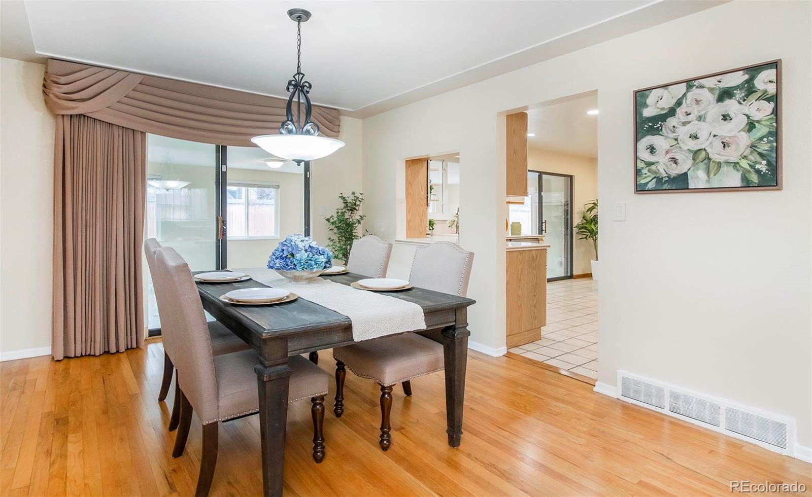 MLS Image #5 for 589  newark street,aurora, Colorado