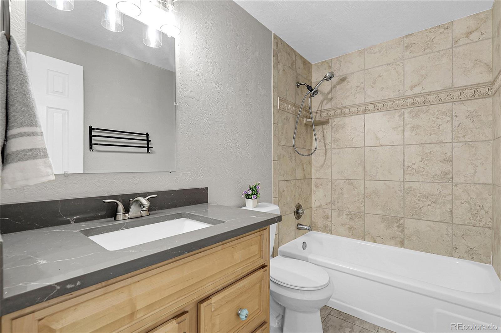 MLS Image #17 for 1315  estes street 2a,denver, Colorado
