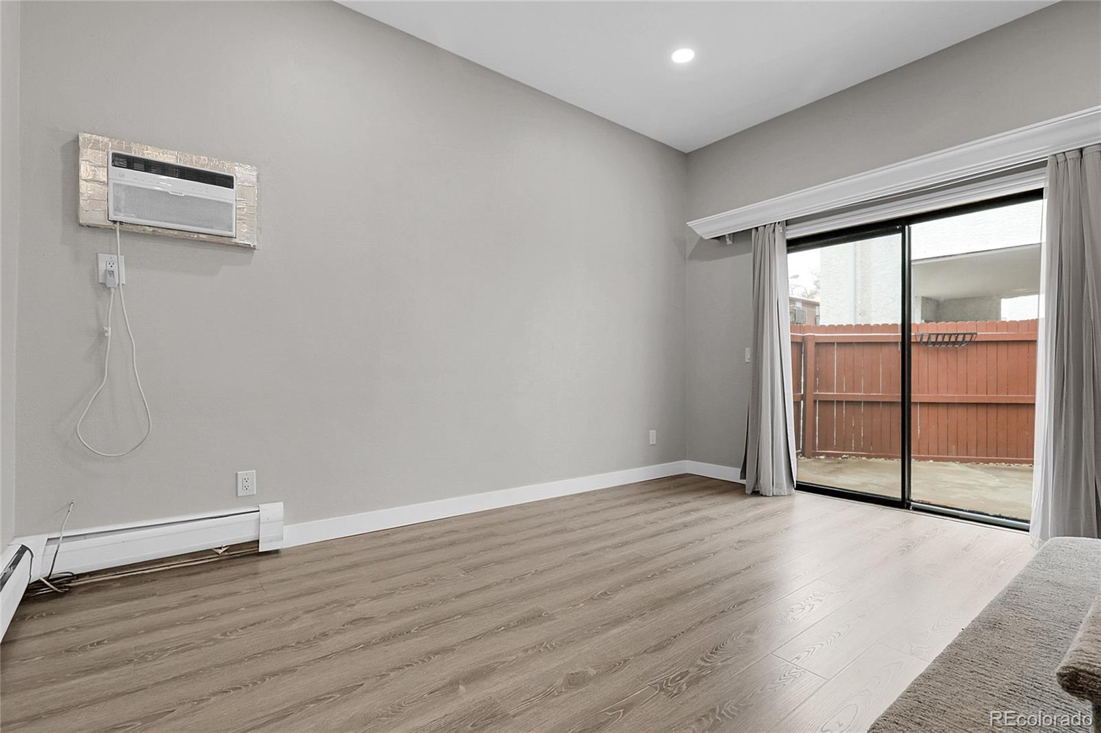 MLS Image #6 for 1315  estes street 2a,denver, Colorado