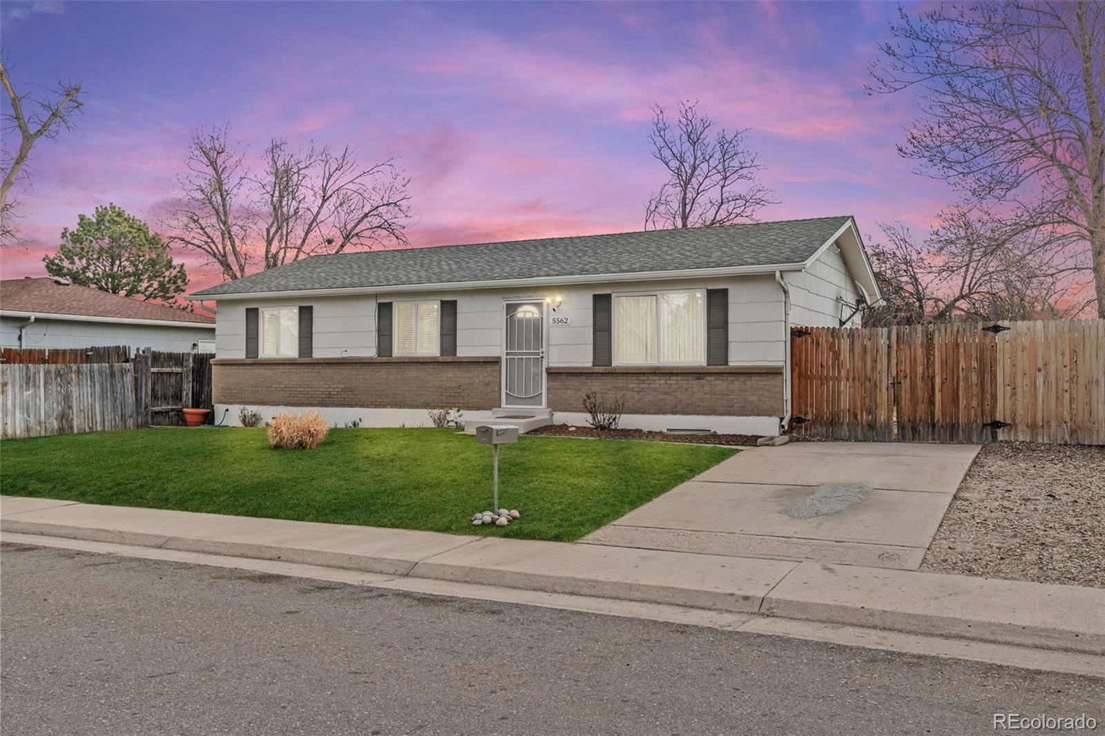 MLS Image #0 for 5562  anaheim way,denver, Colorado
