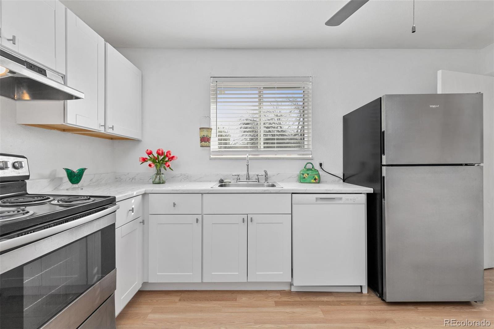 MLS Image #3 for 5562  anaheim way,denver, Colorado