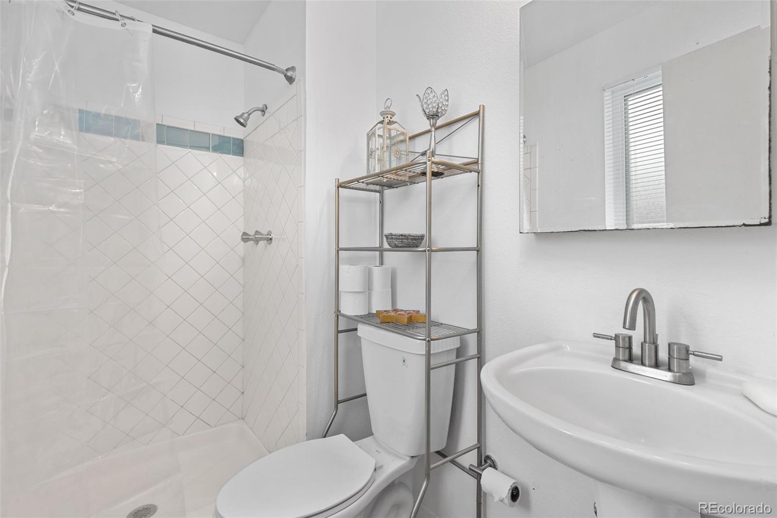 MLS Image #8 for 5562  anaheim way,denver, Colorado