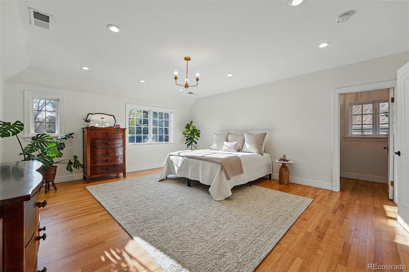 MLS Image #22 for 1645  locust street,denver, Colorado
