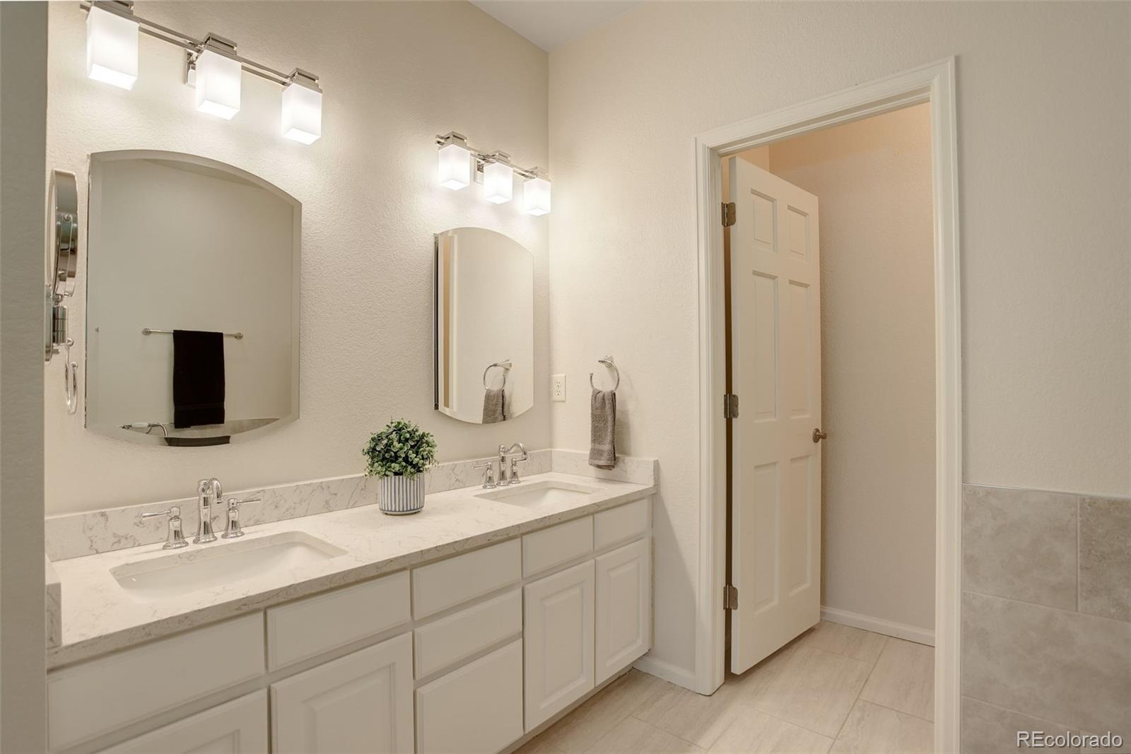 MLS Image #23 for 13719  legend trail 102,broomfield, Colorado