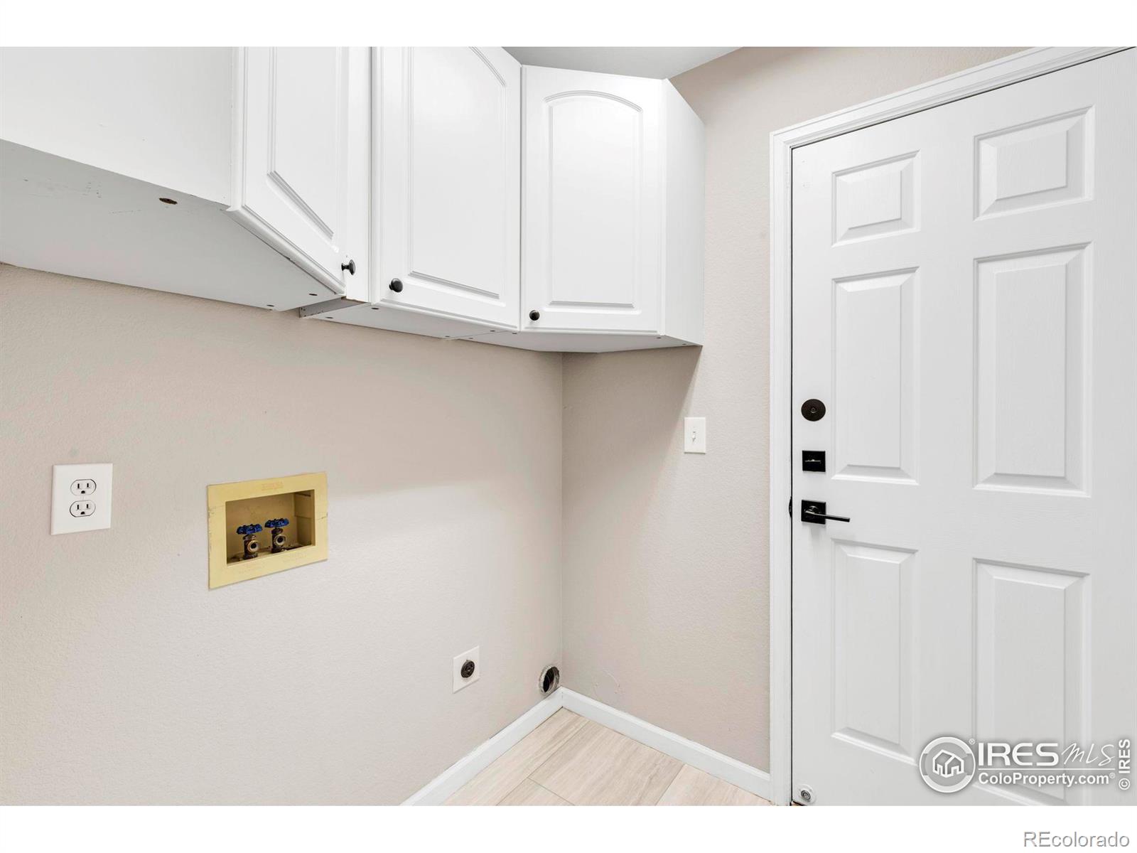 MLS Image #16 for 814  trail ridge drive,louisville, Colorado