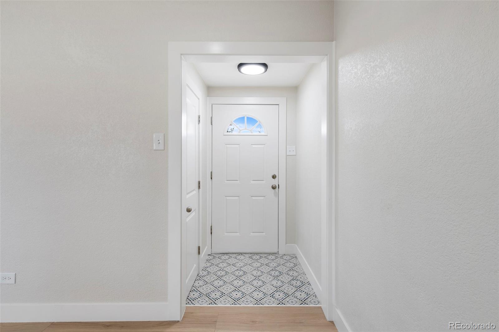 MLS Image #2 for 1324  elmira street,aurora, Colorado