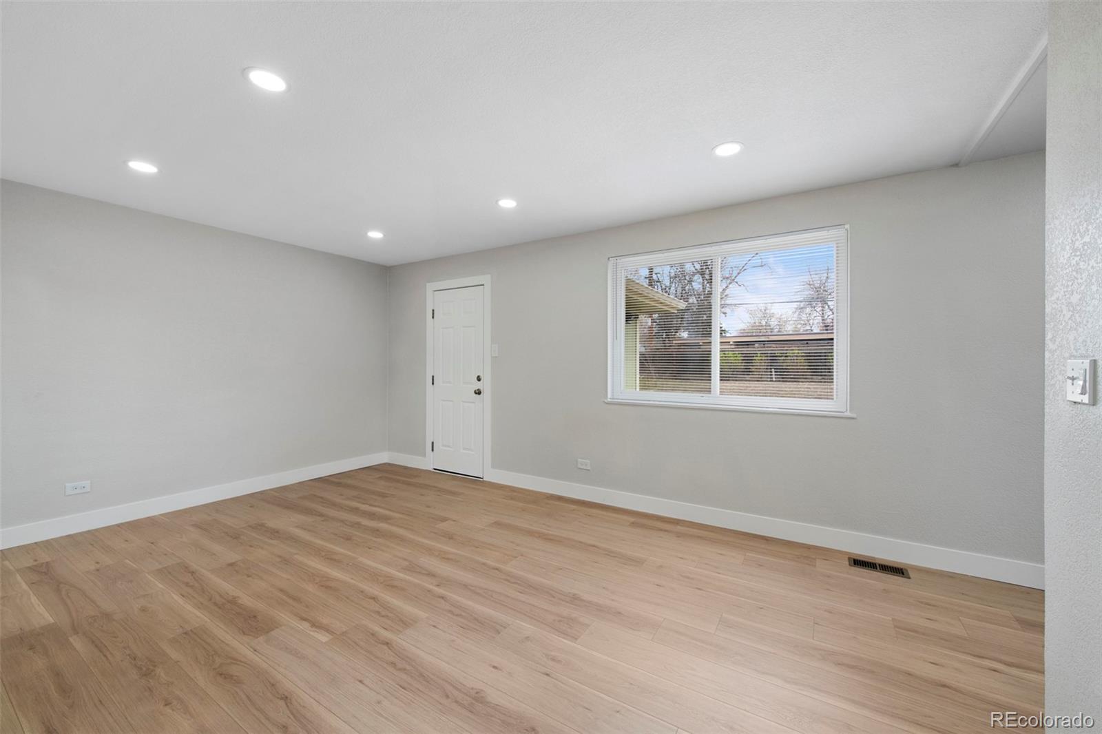 MLS Image #7 for 1324  elmira street,aurora, Colorado