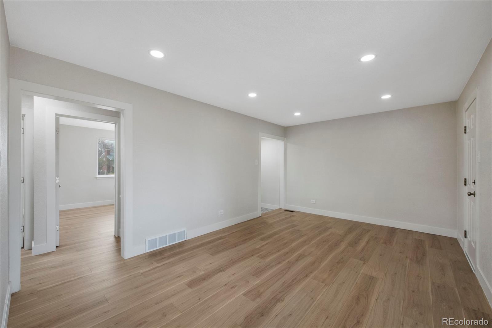 MLS Image #8 for 1324  elmira street,aurora, Colorado