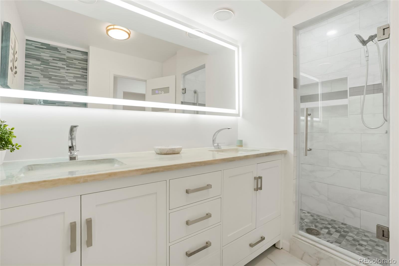 MLS Image #25 for 3940 s monaco parkway,denver, Colorado