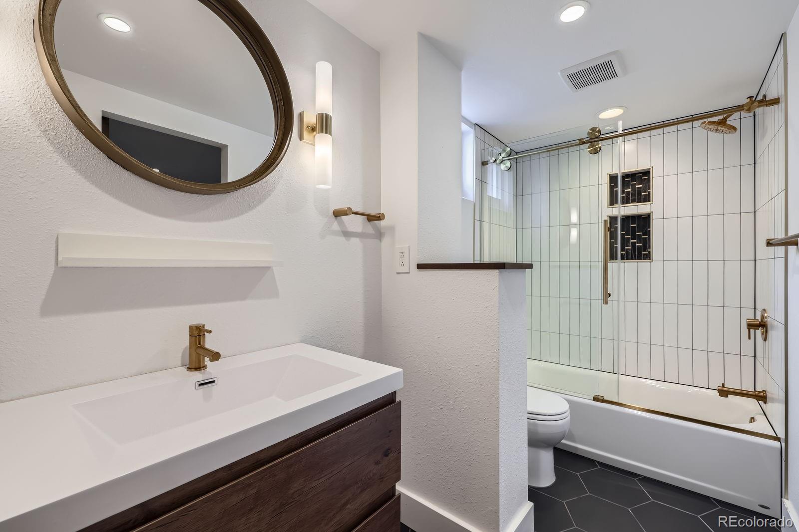 MLS Image #18 for 670 s clay street,denver, Colorado