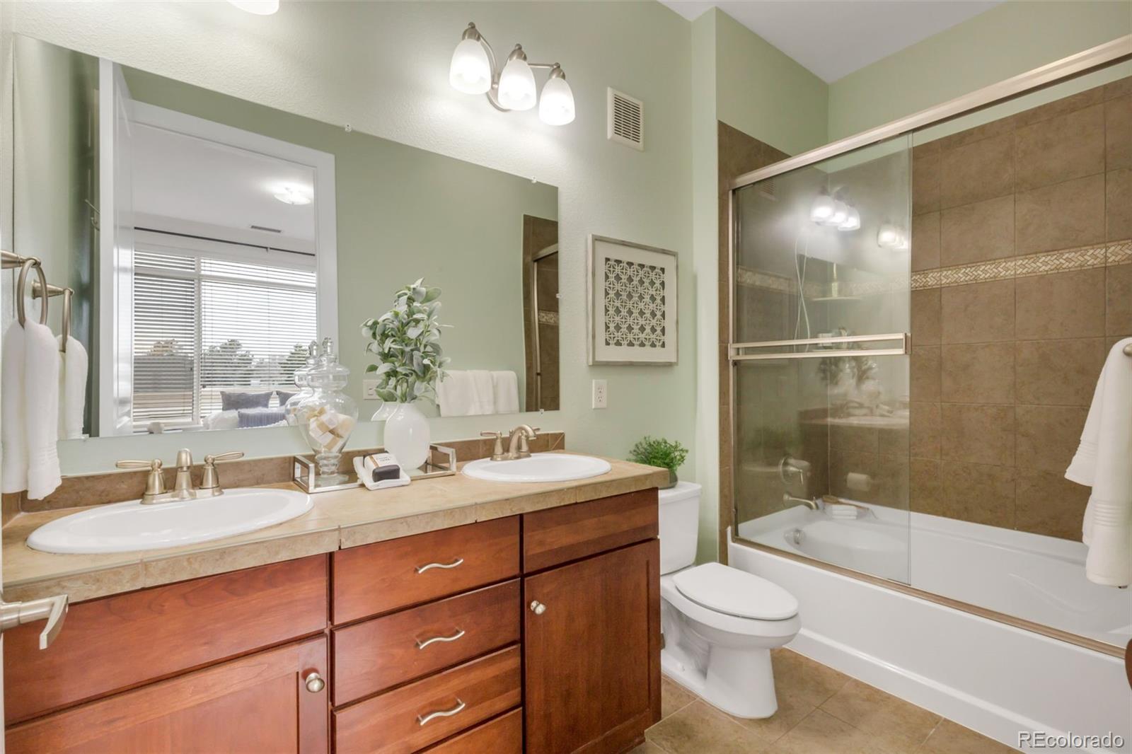MLS Image #15 for 307  inverness way,englewood, Colorado