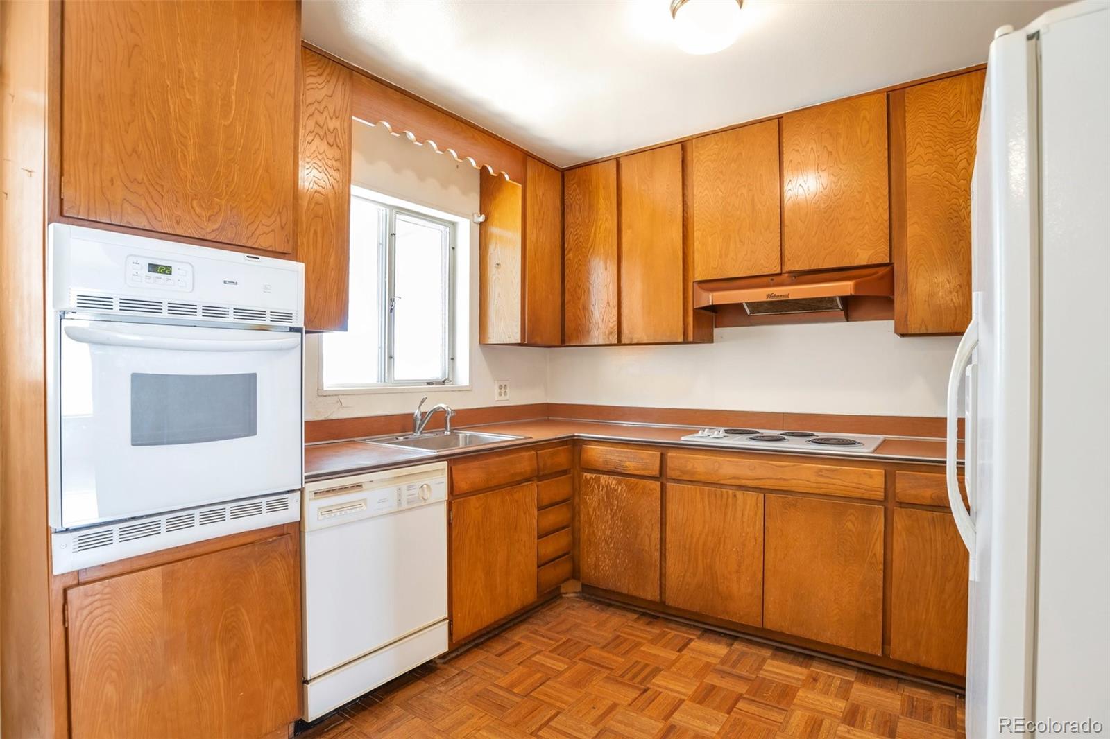 MLS Image #2 for 980 e briarwood circle,centennial, Colorado