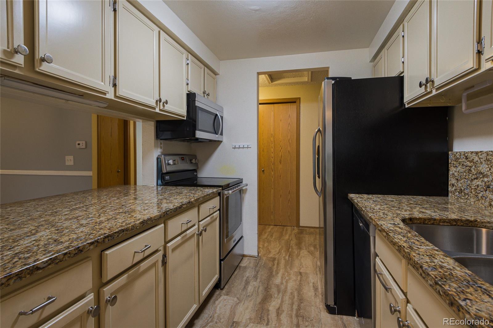 MLS Image #4 for 8402  everett way d,arvada, Colorado