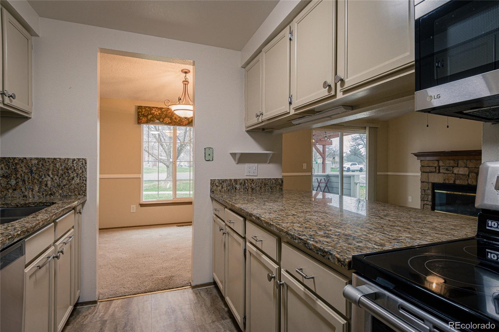 MLS Image #5 for 8402  everett way d,arvada, Colorado
