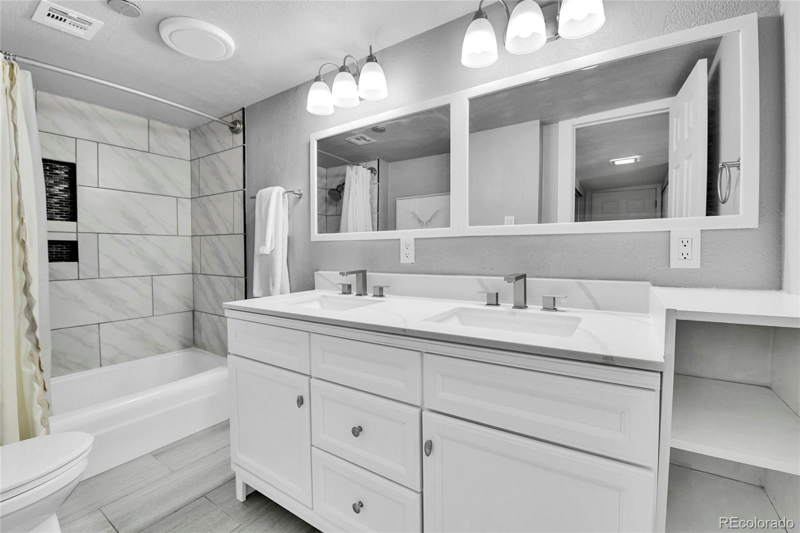MLS Image #9 for 3331 s monaco parkway,denver, Colorado