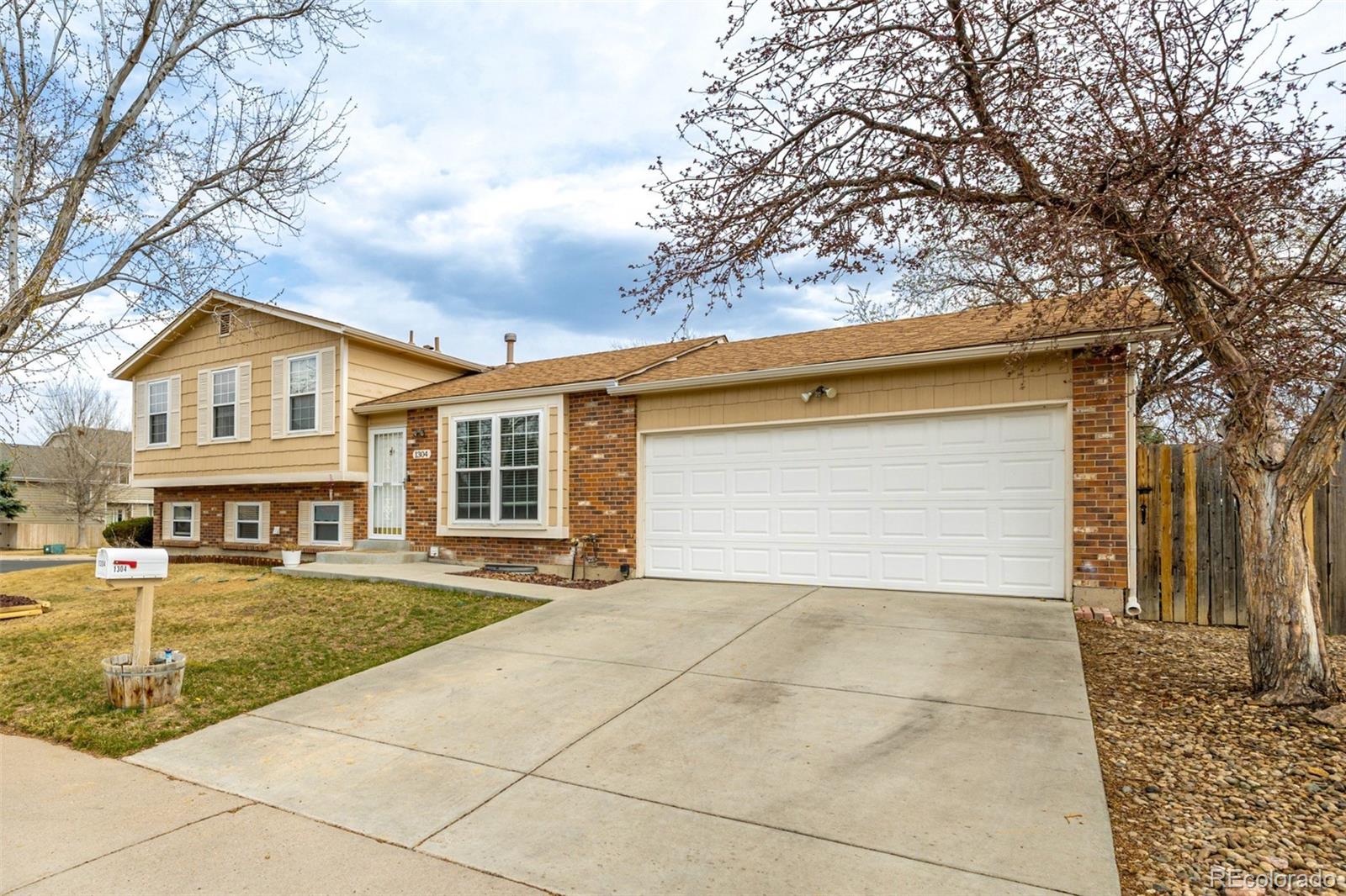 MLS Image #2 for 1304 s zeno street,aurora, Colorado