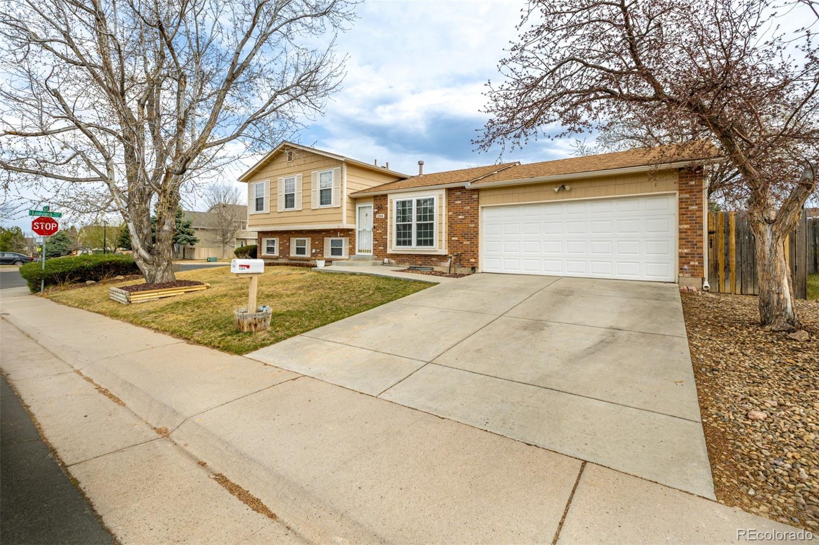 MLS Image #3 for 1304 s zeno street,aurora, Colorado