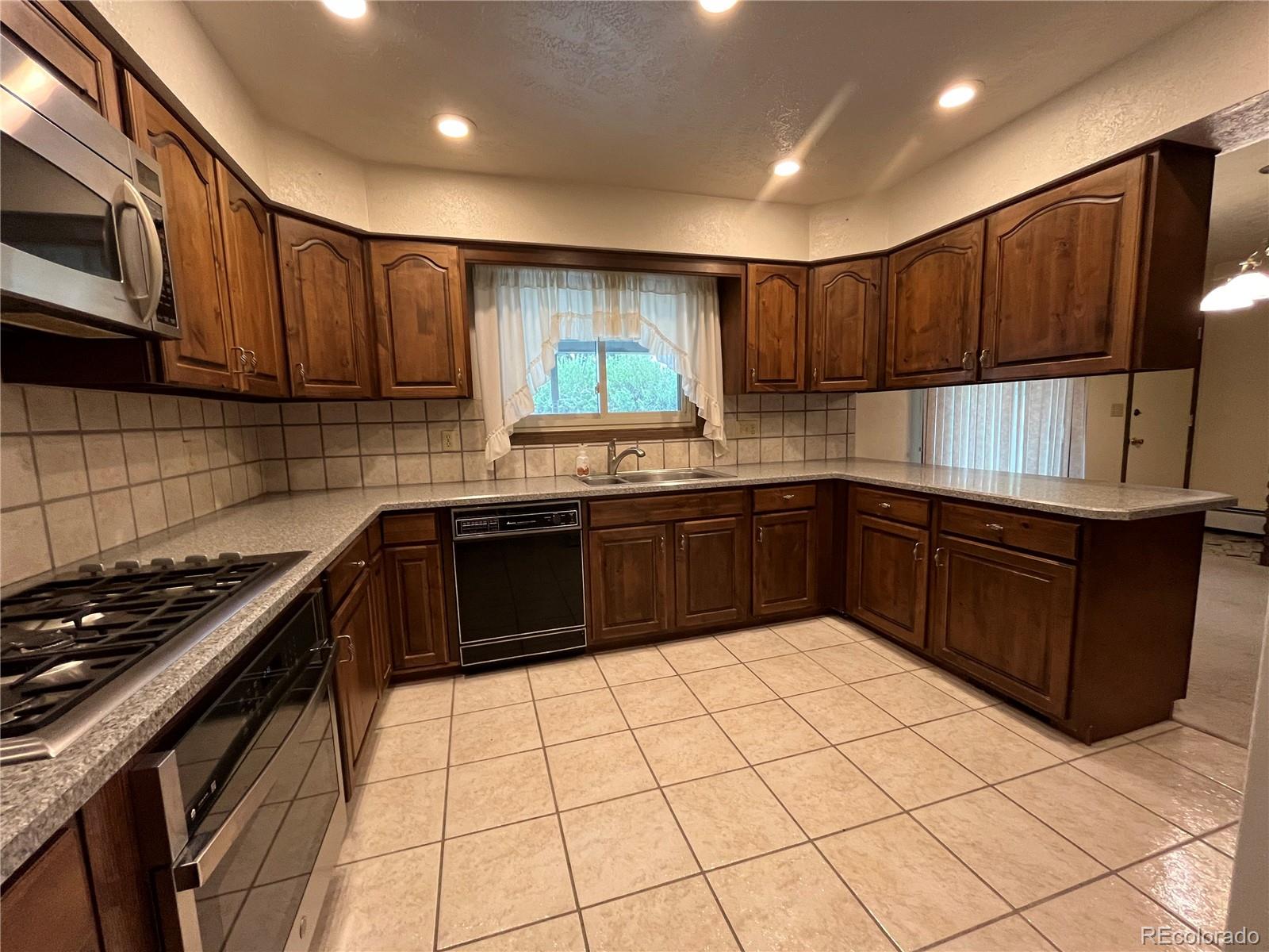MLS Image #7 for 25  cedar circle,burlington, Colorado