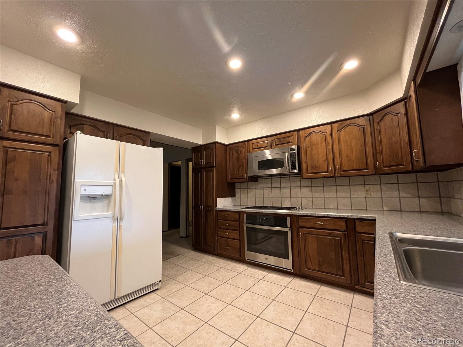 MLS Image #8 for 25  cedar circle,burlington, Colorado