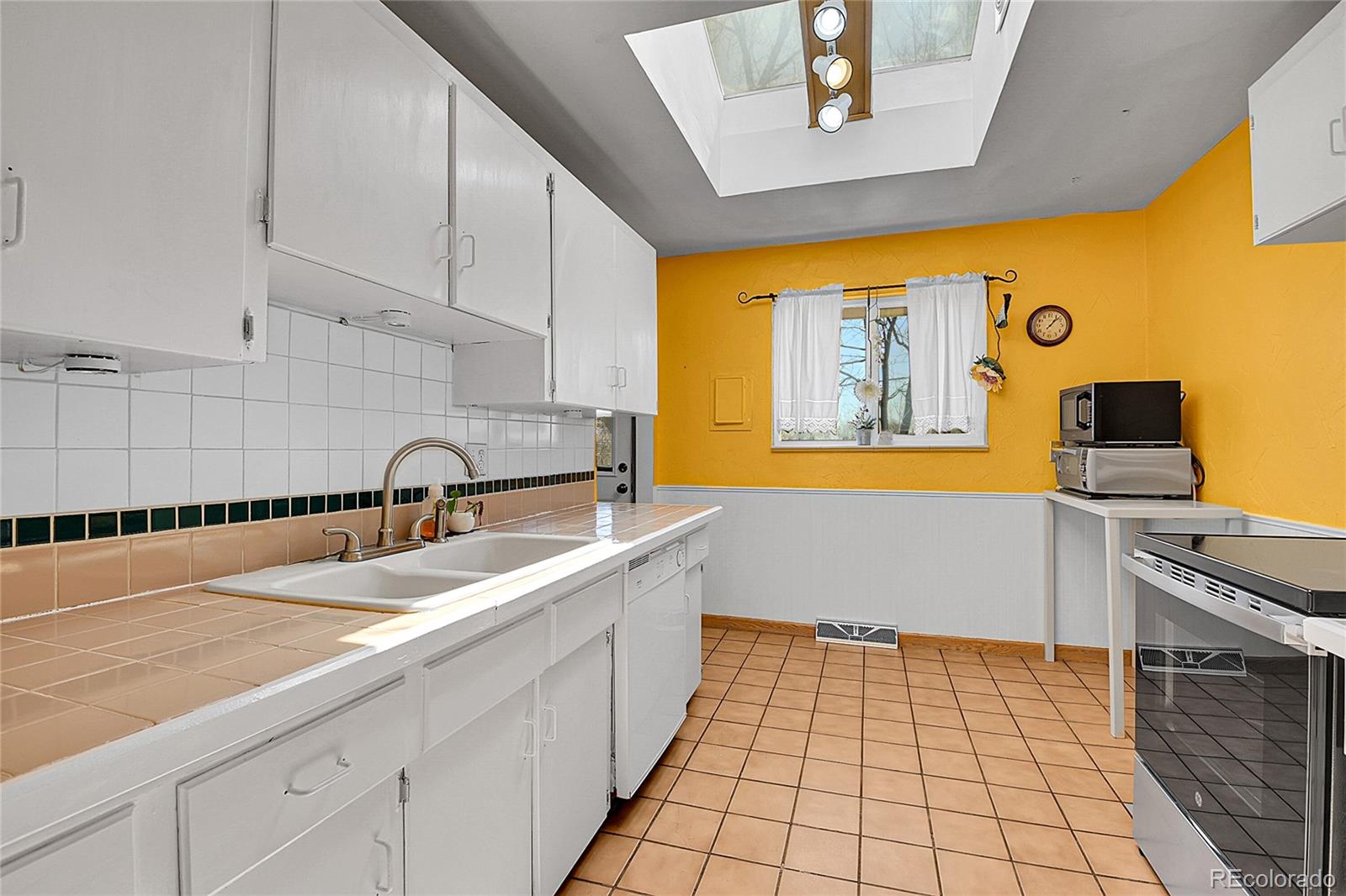 MLS Image #6 for 10978 w ada place,lakewood, Colorado