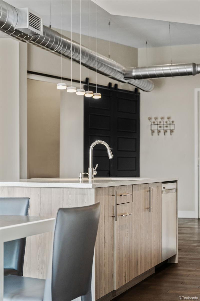 MLS Image #10 for 3198  blake street,denver, Colorado
