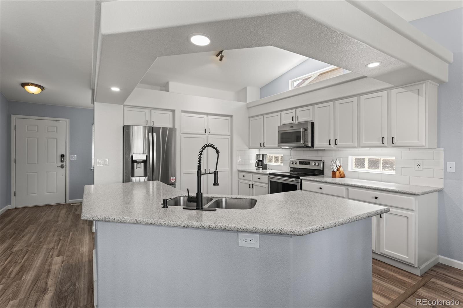 MLS Image #13 for 19895 e 40th place,denver, Colorado