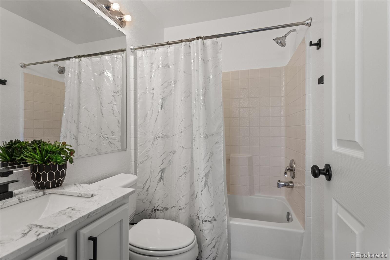 MLS Image #35 for 19895 e 40th place,denver, Colorado
