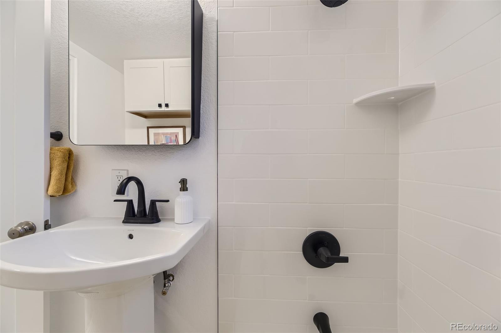 MLS Image #18 for 5330 s windermere street,littleton, Colorado