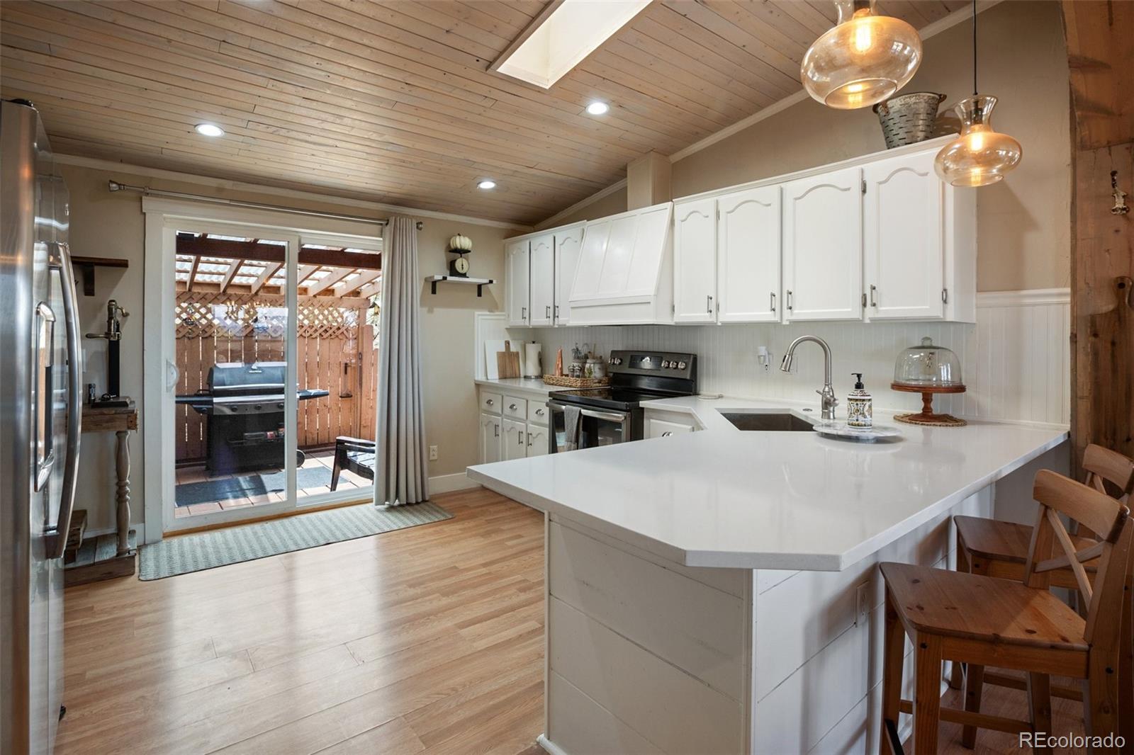 MLS Image #14 for 270  southgate circle,florissant, Colorado