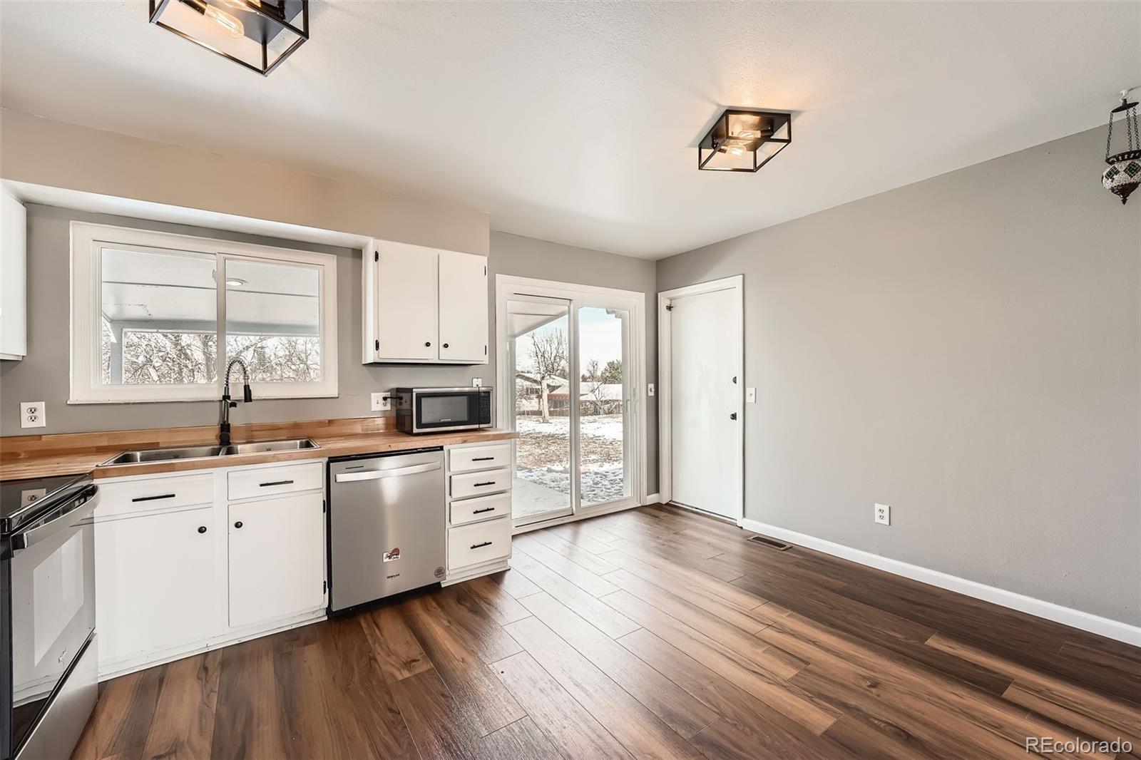 MLS Image #3 for 2539 s kittredge court,aurora, Colorado