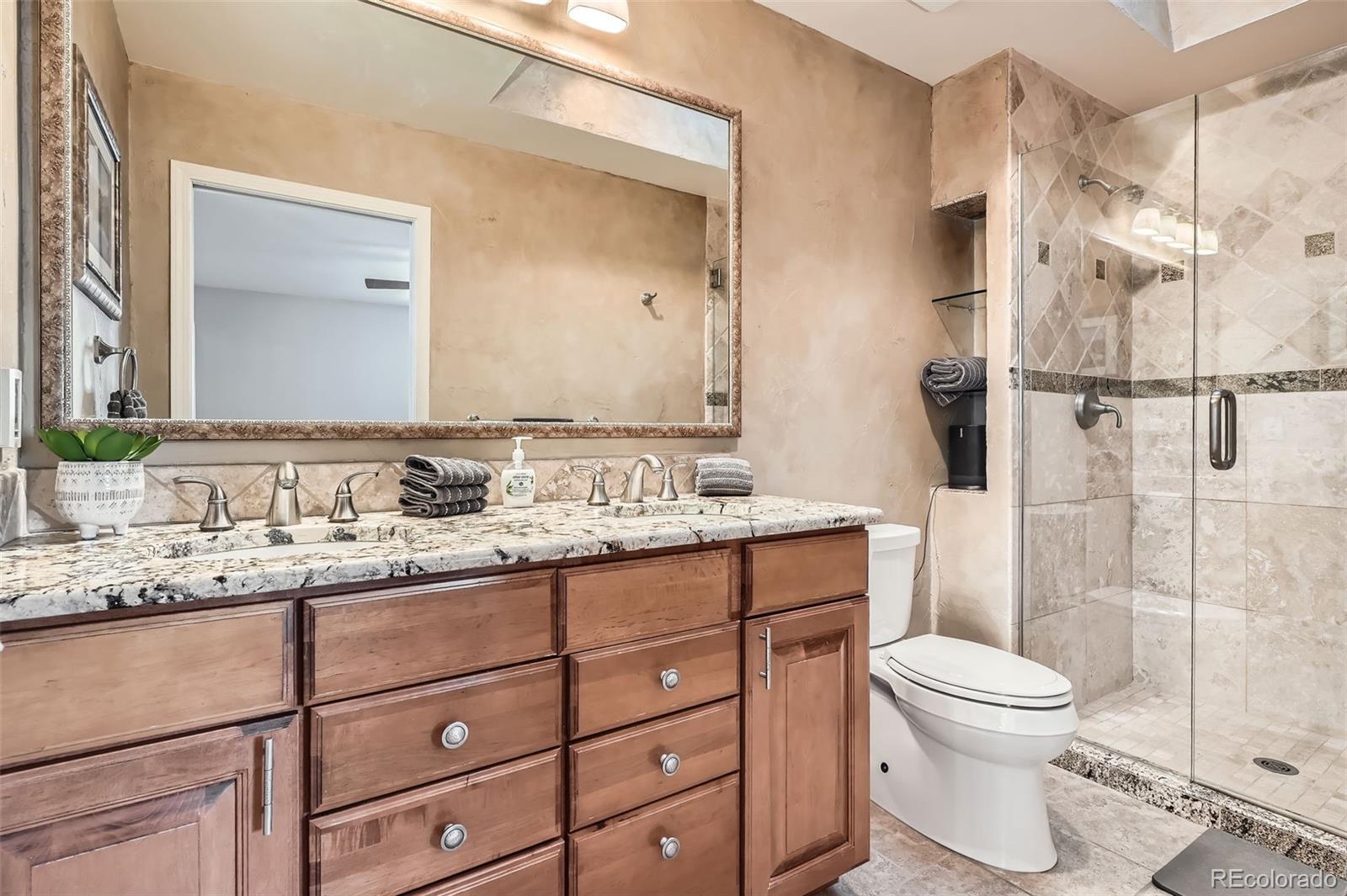 MLS Image #16 for 8064 e amherst avenue,denver, Colorado