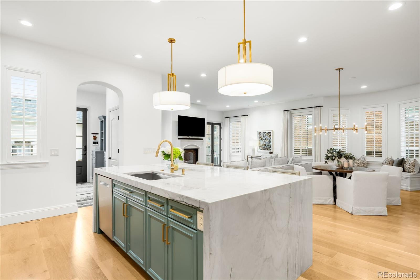 MLS Image #11 for 1164 s high street,denver, Colorado