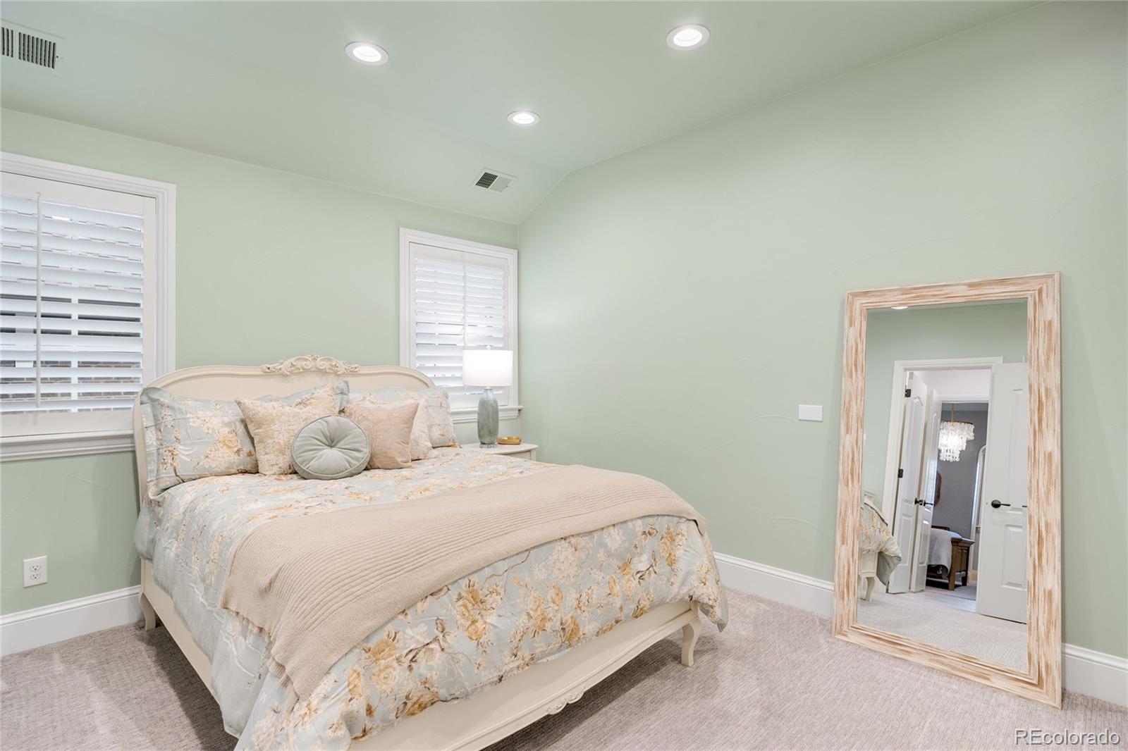 MLS Image #19 for 1164 s high street,denver, Colorado