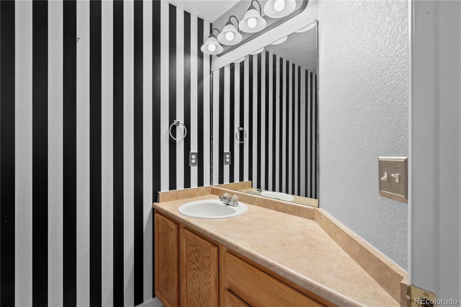 MLS Image #8 for 1160 s fultondale court,aurora, Colorado