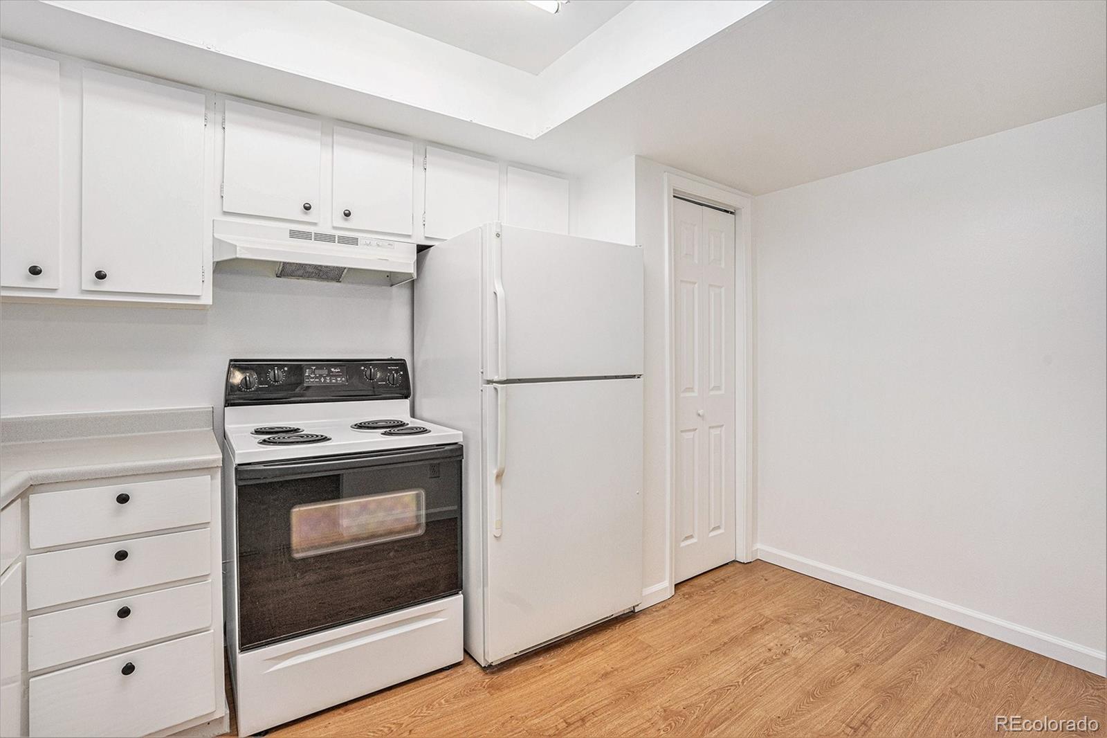 MLS Image #7 for 3550 s harlan street,denver, Colorado