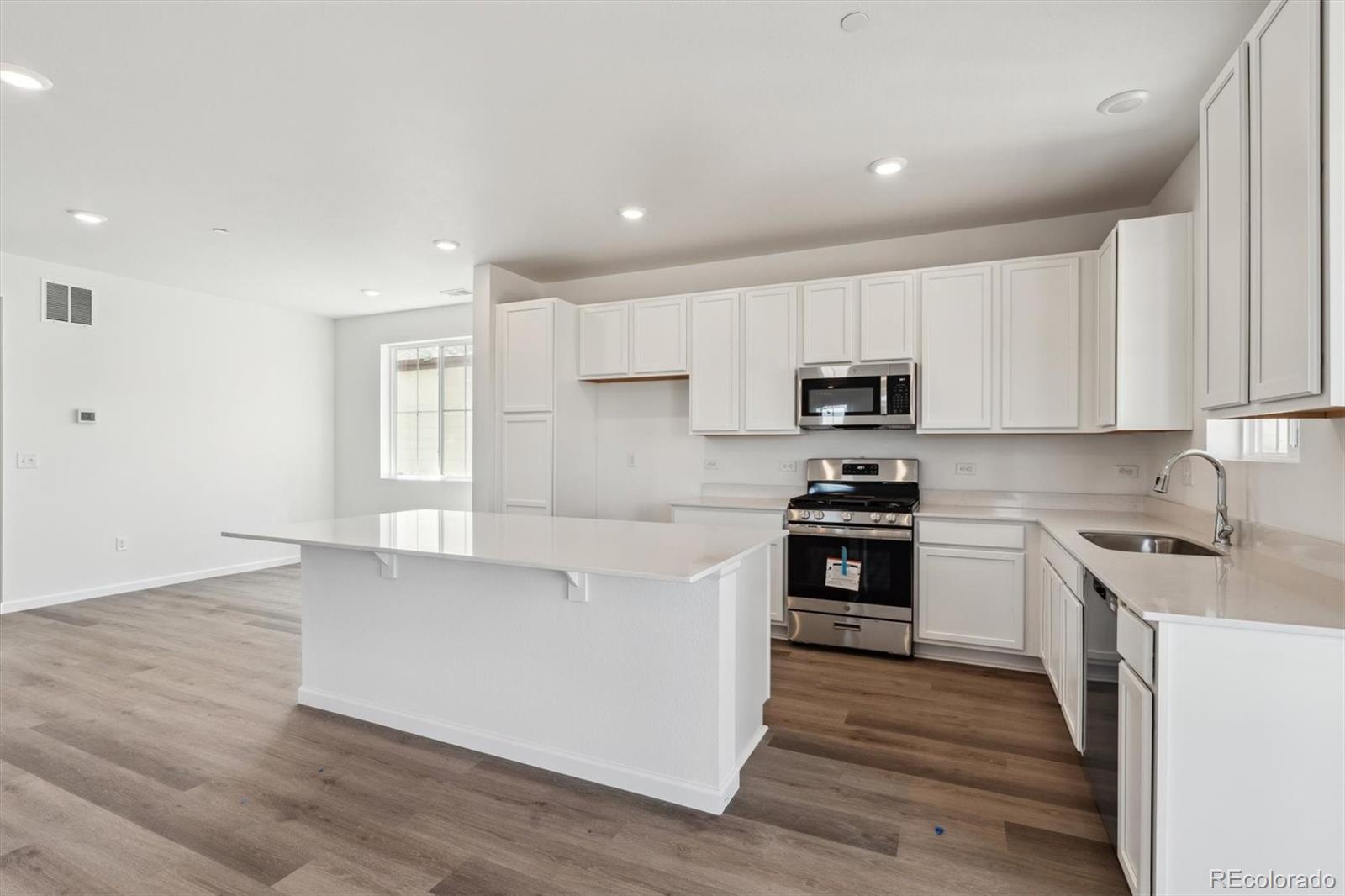 MLS Image #6 for 9151  telluride court,commerce city, Colorado