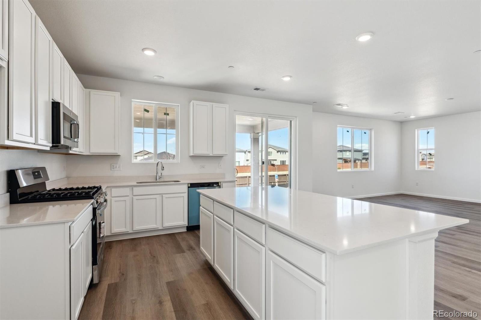 MLS Image #7 for 9151  telluride court,commerce city, Colorado