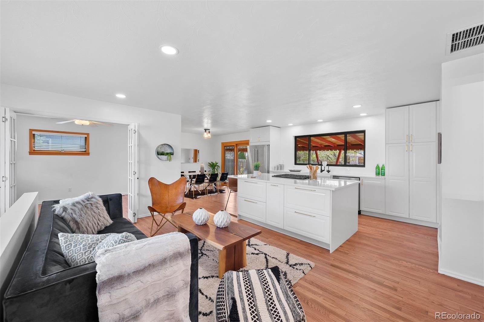 MLS Image #5 for 1325 s grape street,denver, Colorado